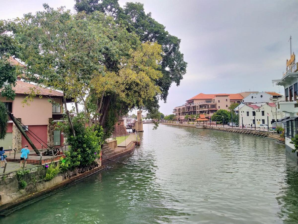 Alimama Guesthouse Melaka With Balcony Exterior photo