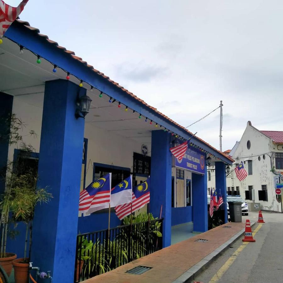 Alimama Guesthouse Melaka With Balcony Exterior photo